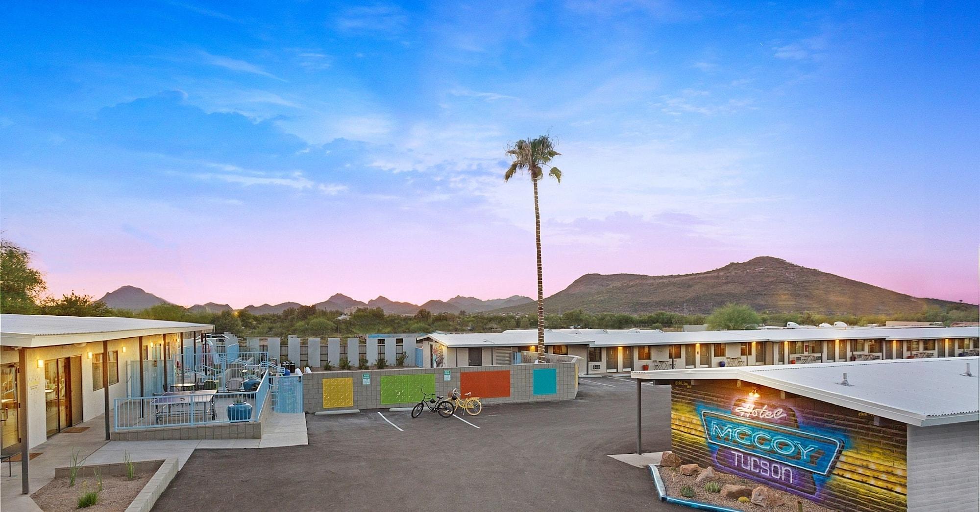 Hotel Mccoy - Art, Coffee, Beer, Wine Tucson Extérieur photo