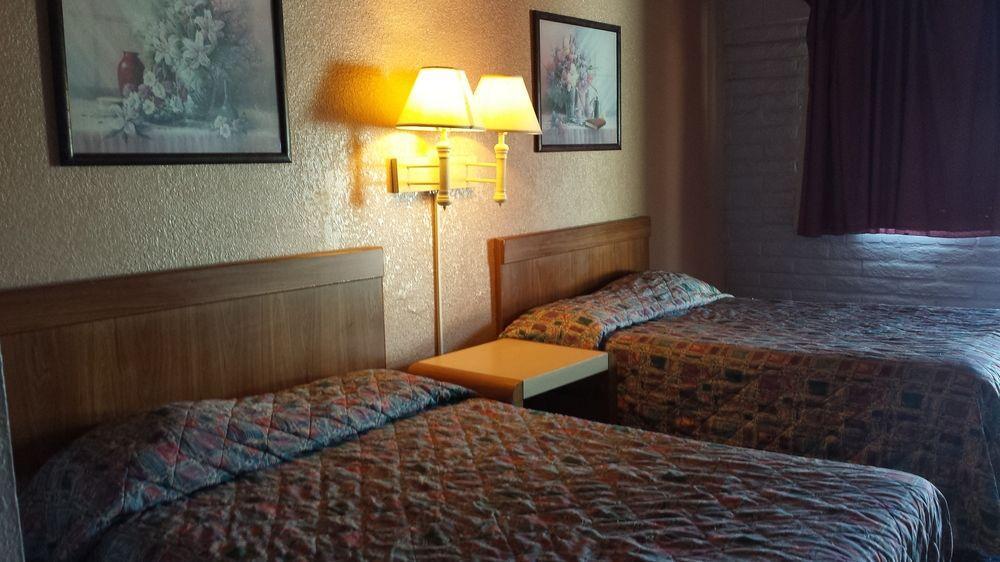 Hotel Mccoy - Art, Coffee, Beer, Wine Tucson Extérieur photo