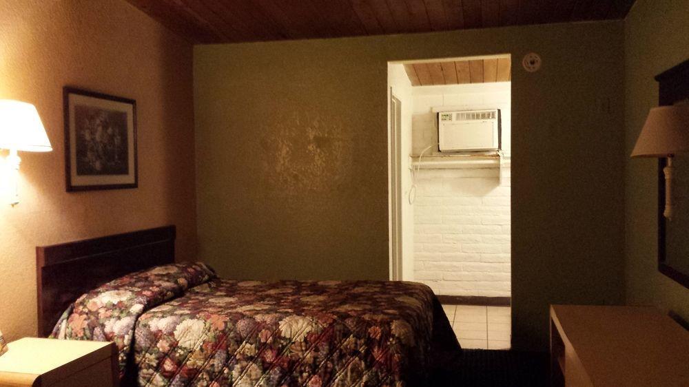 Hotel Mccoy - Art, Coffee, Beer, Wine Tucson Extérieur photo