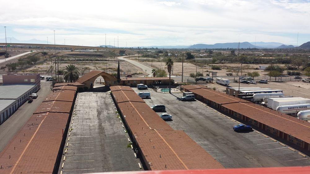 Hotel Mccoy - Art, Coffee, Beer, Wine Tucson Extérieur photo