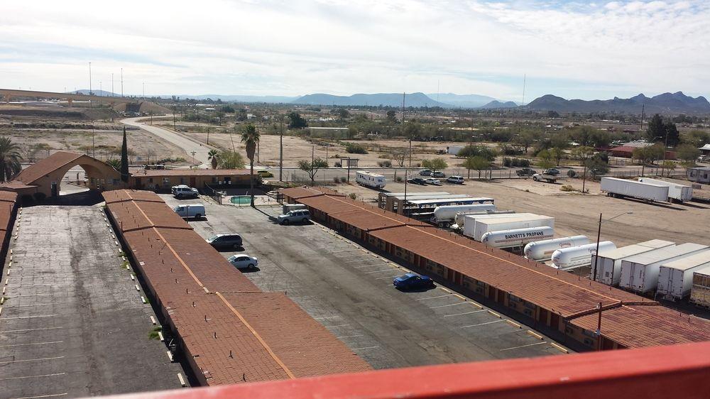 Hotel Mccoy - Art, Coffee, Beer, Wine Tucson Extérieur photo