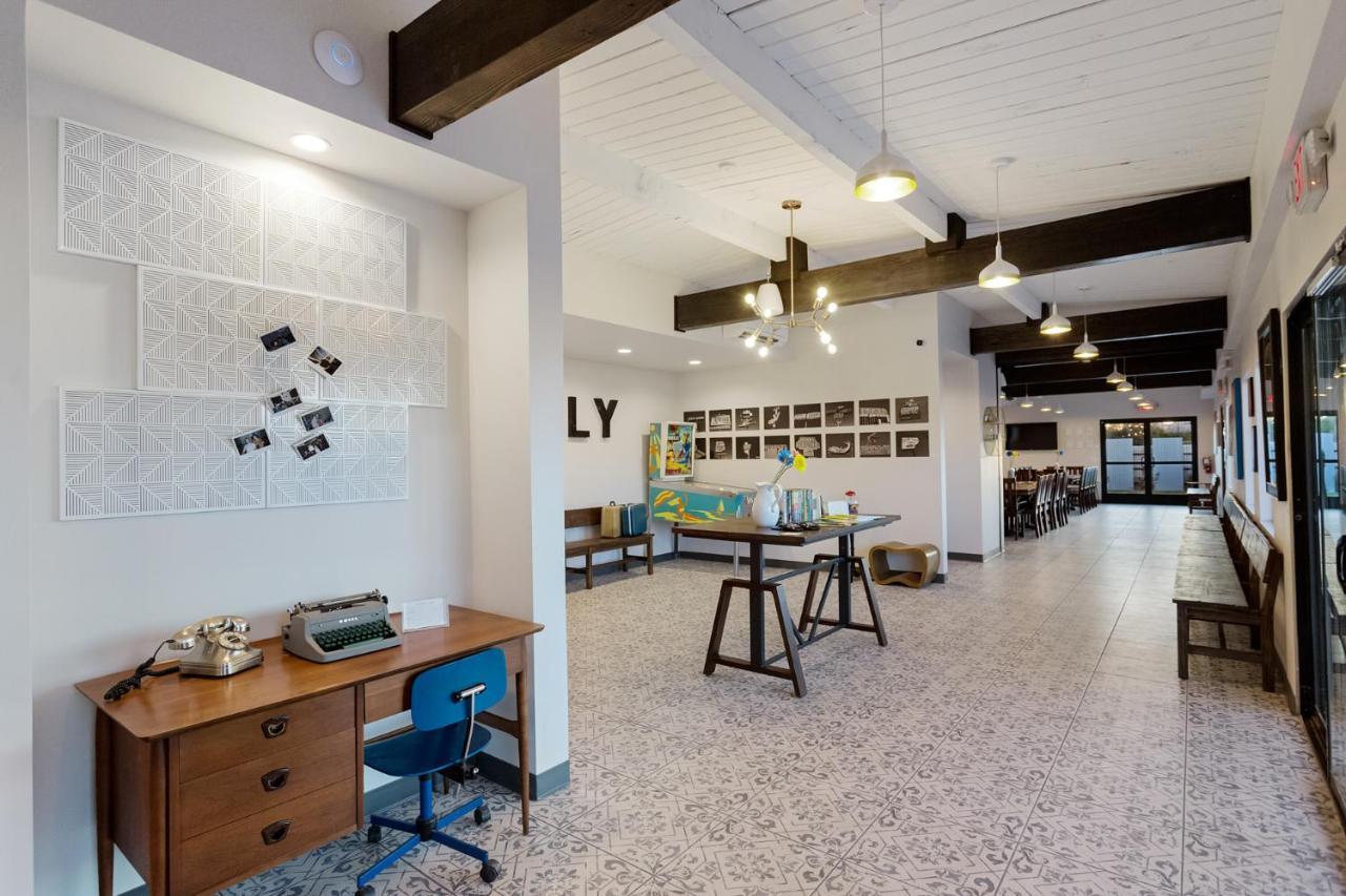 Hotel Mccoy - Art, Coffee, Beer, Wine Tucson Extérieur photo